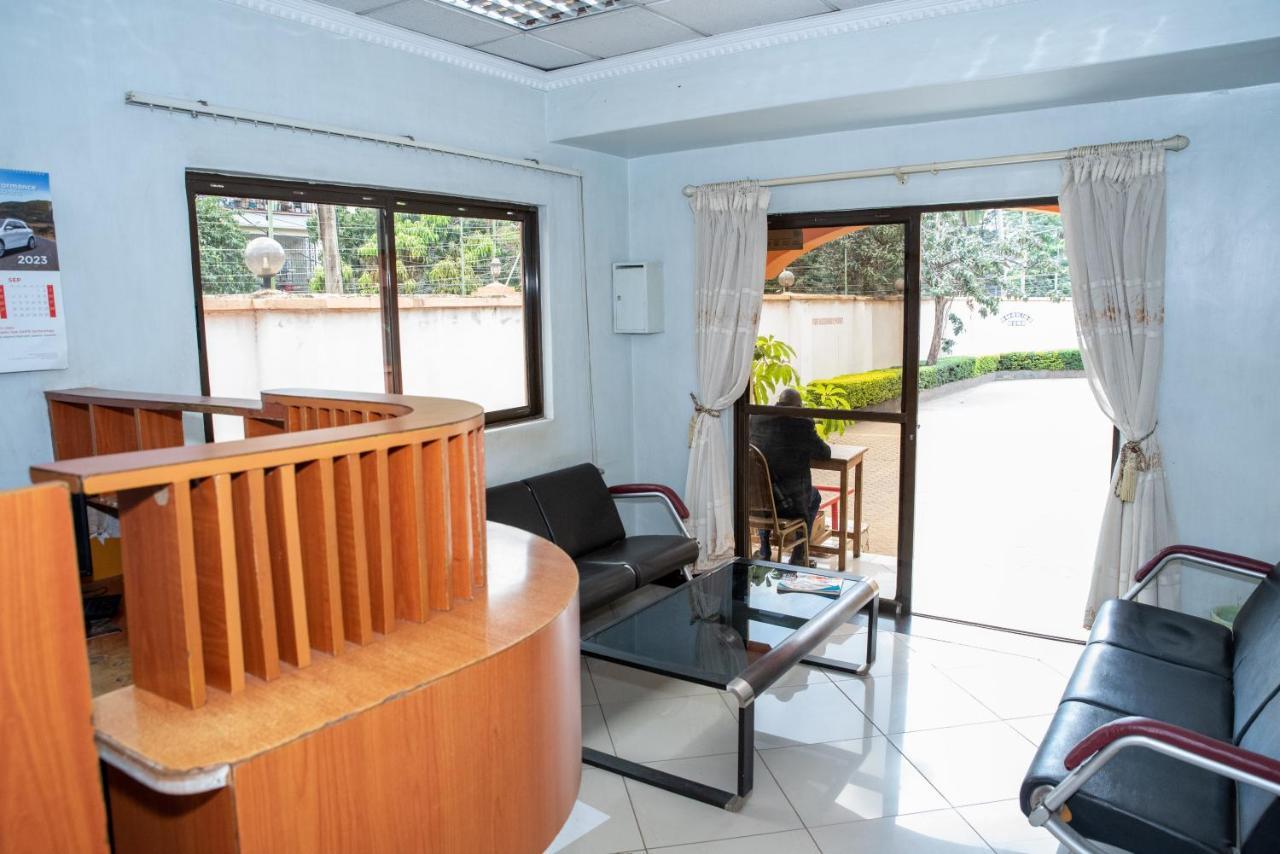 Jupiter Guest House - Parklands Найроби Экстерьер фото
